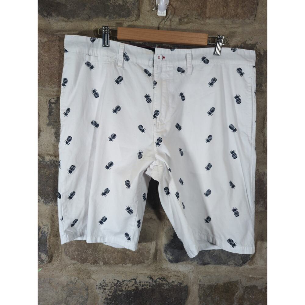 Beverly Hills Polo Club Shorts Men's 38‎ White Blue Pineapple Print Cruise